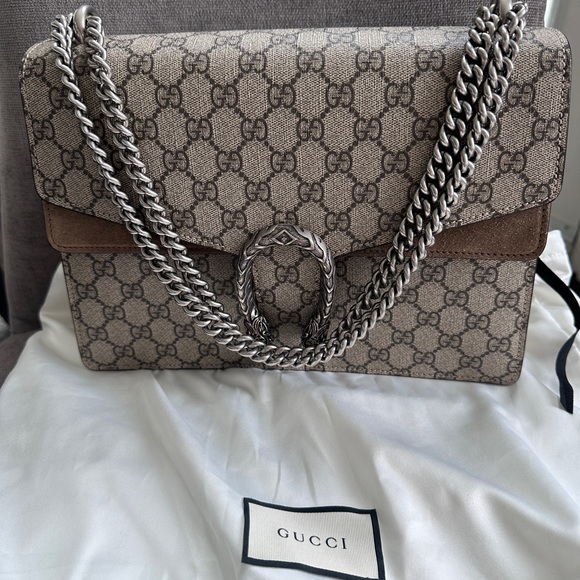 GUCCI｜Beige GG Supreme Dionysus Shoulder Bag - Picture 3 of 13